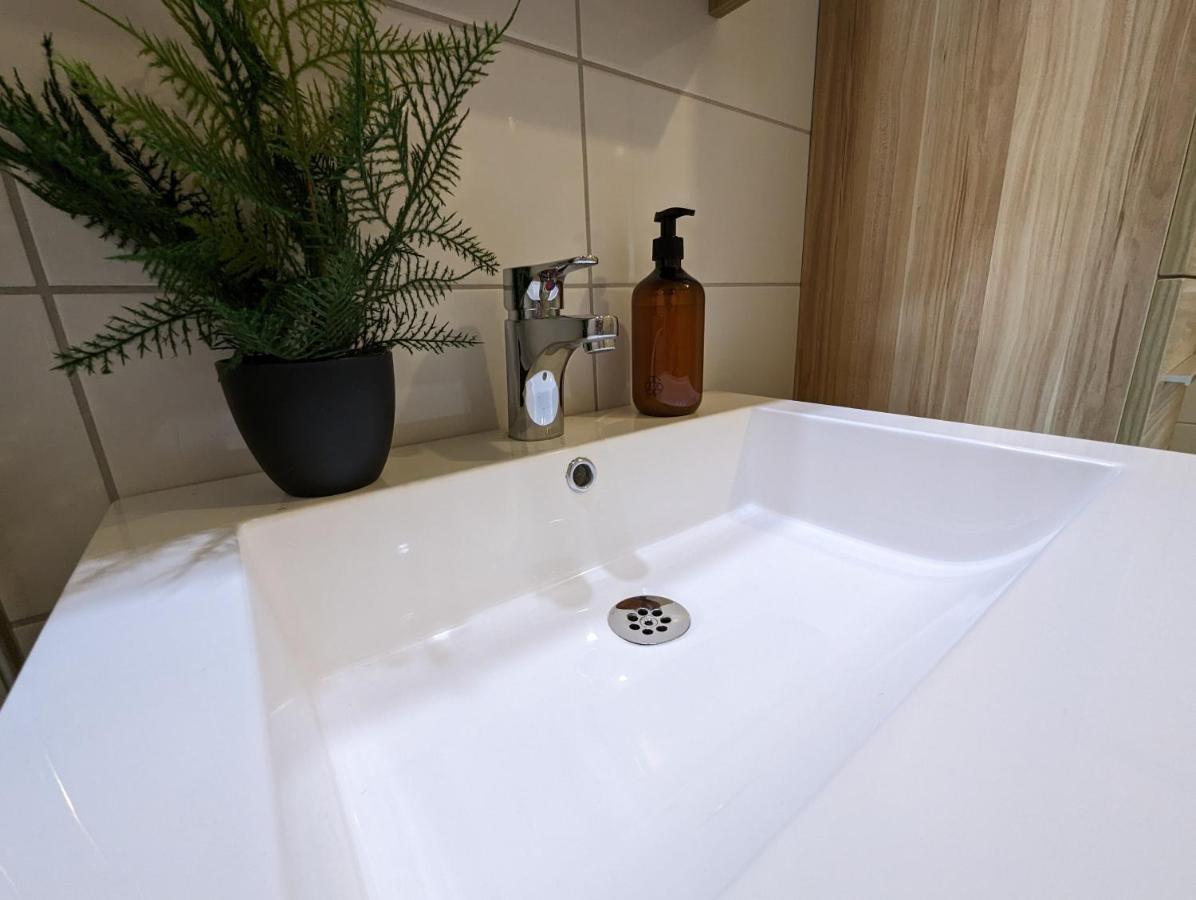Hotell Bro Kristinehamn Extérieur photo